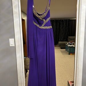Mayqueen Prom/Formal Dress